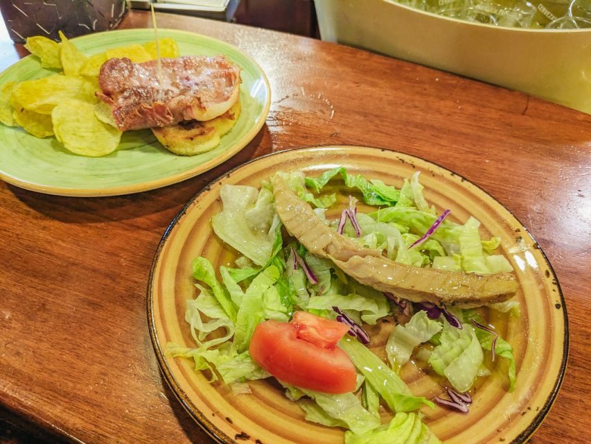 3-Hour Tapas Tour in Triana, Sevilla's Vibrant Neighborhood - Stop by Stop: From Puente de Isabel II into Old Triana