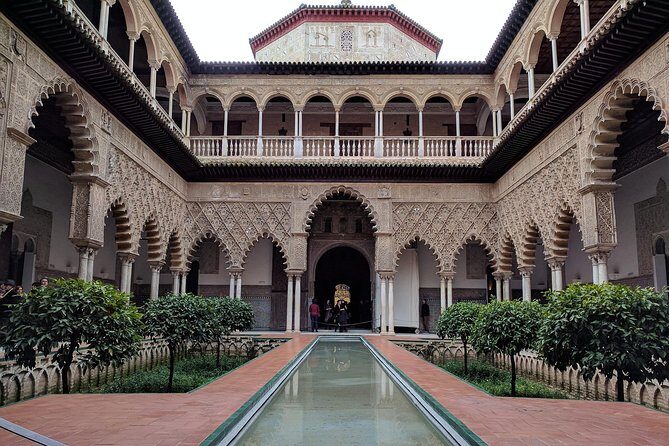 Alcazar and Cathedral & Giralda of Seville. Skip The Line! Includes access tickets - Meeting point near Plaza del Triunfo: get oriented fast