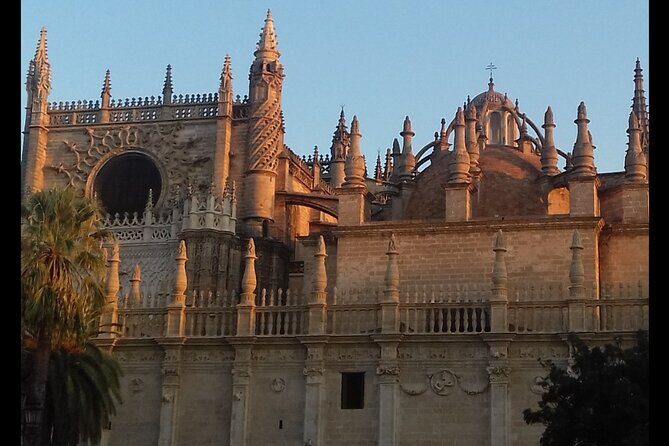 Alcazar and Cathedral of Seville Private Tour - Why the Alcázar and Seville Cathedral work so well together