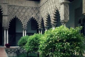 Alcazar and Cathedral of Seville Private Tour - Real Alcázar: Moorish-medieval palace magic, explained clearly