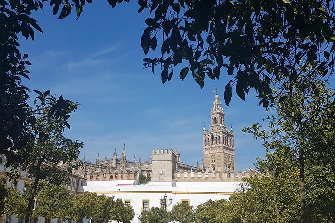 Alcazar and Cathedral of Seville Tour with Skip the Line Tickets - Cathedral of Seville: Santa María de la Sede in full scale