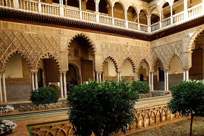 Alcázar and Jewish Quarter Guided Walking Tour in Seville - Real Alcázar plus Santa Cruz: a smart pairing in Seville