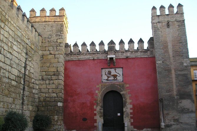 Alcazar, Cathedral and Giralda of Seville with entrance fee included - Meeting Point Reality: Av. de la Constitución Can Be Tricky