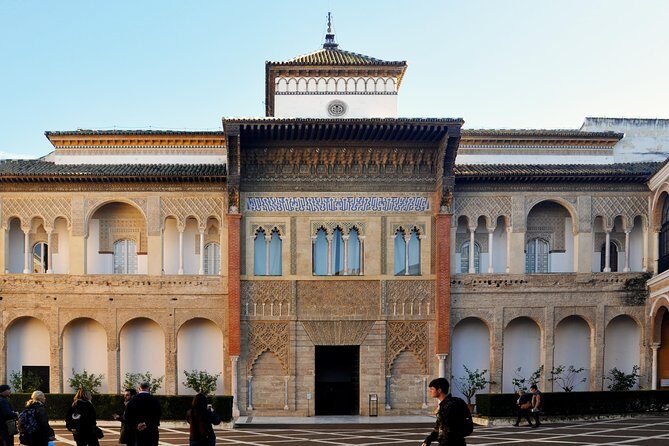 Alcázar, Cathedral & Giralda: Guided Tour with Fast-Track Tickets - Meeting Point at C. Hernando Colón and How the Tour Flows