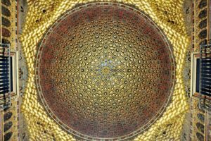 Alcázar, Cathedral & Giralda: Guided Tour with Fast-Track Tickets - Royal Alcázar of Seville: Palaces First, Gardens Later