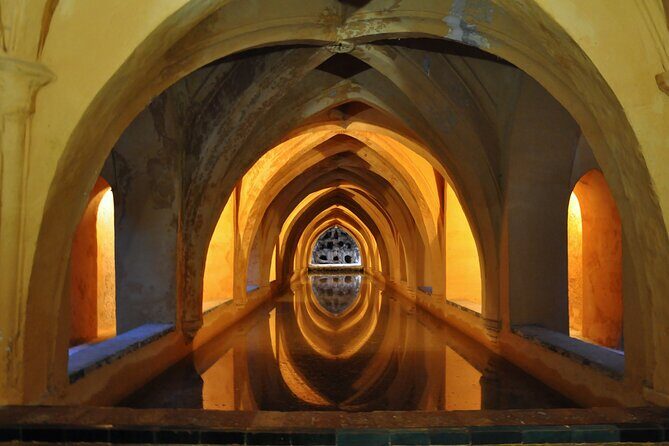Alcázar, Cathedral & Giralda: Guided Tour with Fast-Track Tickets - Fast-Track Tickets and Headsets: Small Things That Save Trips
