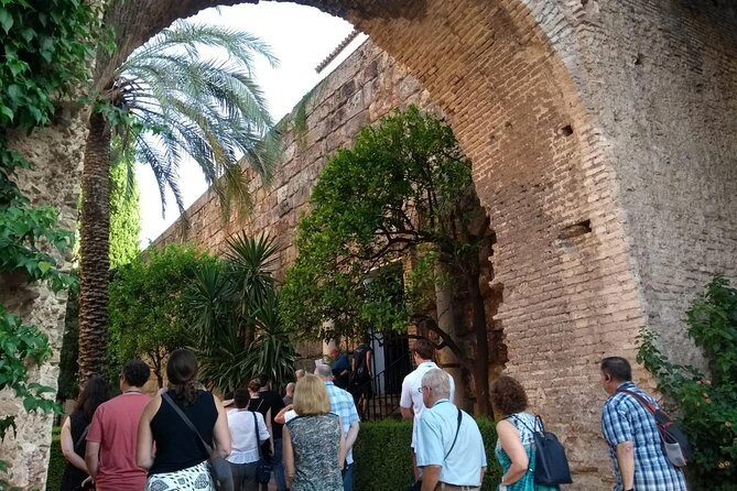 Alcazar & Cathedral of Seville Private Guided Tour - Plaza del Triunfo: The Perfect Starting Grid Between Two Icons