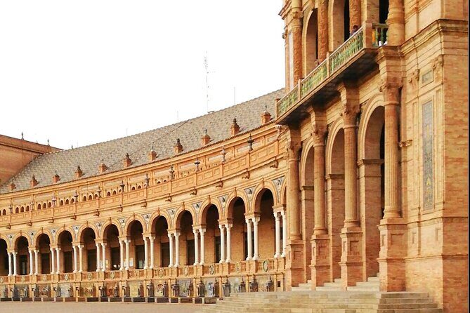 Alcazar, Cathedral, Plaza De España And Maria Luisa Park Private Tour - Plaza de España and the 1929 Expo story in 20 minutes