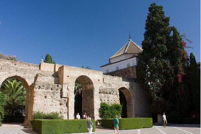 Alcazar Guided Day Tour in Seville - Who this tour is best for (and who may prefer DIY)
