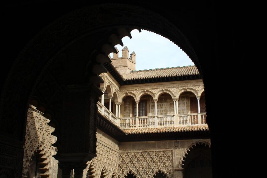 Alcázar Guided Tour & Rooftop Tour - The city portion: Seville guidance that sets up your rooftop views