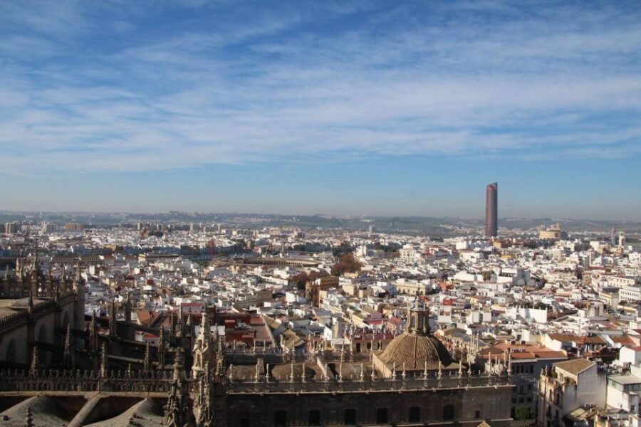 Alcázar Guided Tour & Rooftop Tour - Skip-the-line entry and the importance of your Alcázar ticket