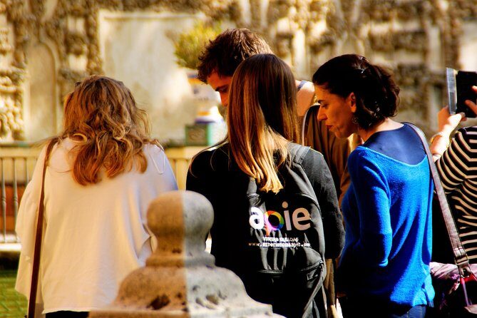 Alcazar of Seville Exclusive Group, max. 9 travelers - Garden stroll time: peacocks, shade, and slow sightseeing