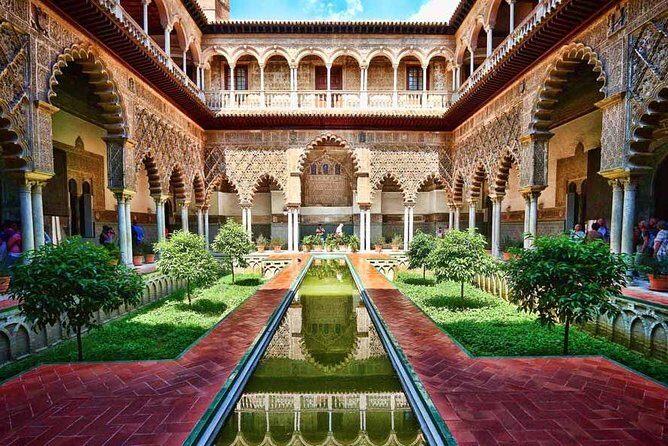 Alcazar of Seville Guided Tour with Skip the Line Ticket - Gardens and exteriors: where the palace breathes