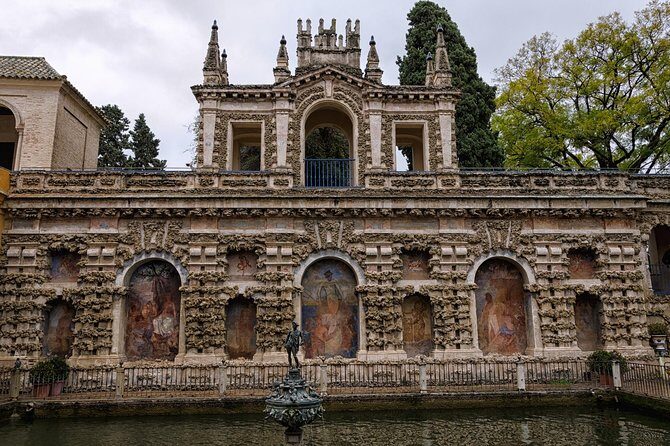 Alcázar of Seville. Skip the line! Includes access ticket - Stop 3: Jardines de los Reales Alcázares (peacocks and self-time)