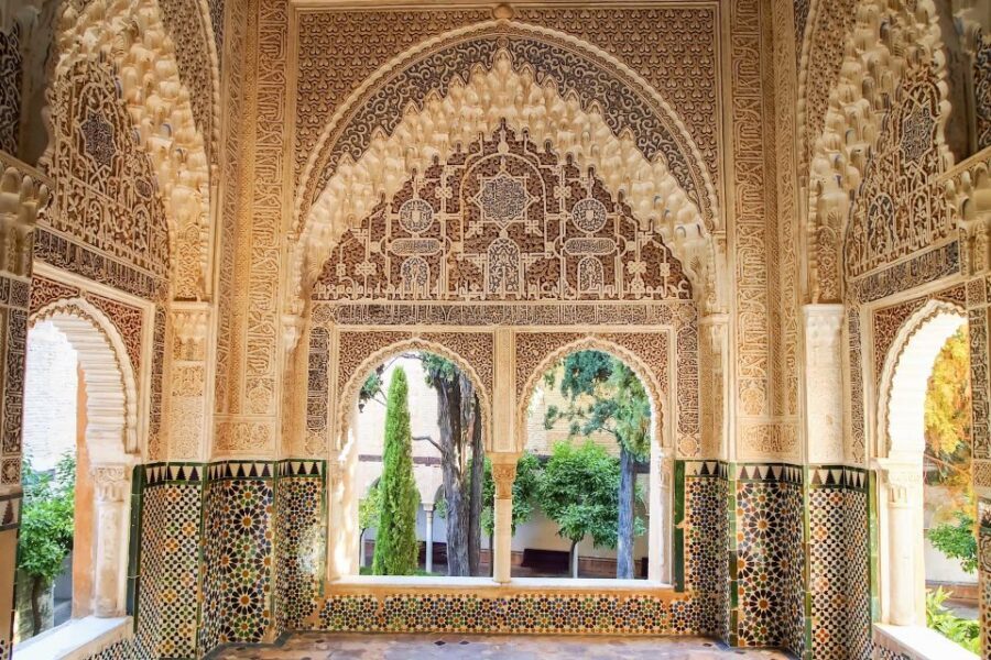 Alhambra and Albaicín Full-Day Private Tour from Seville - Who should book this tour, and who should skip it