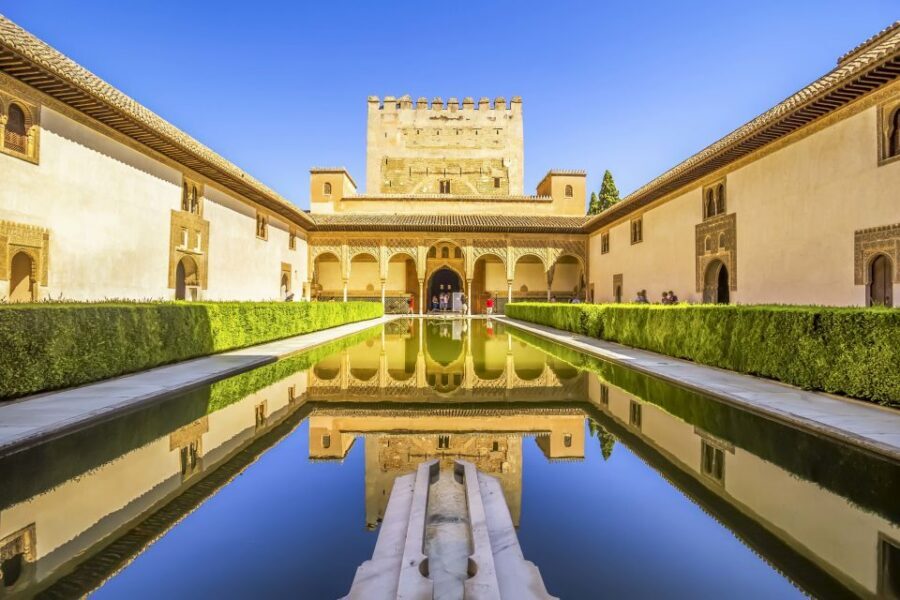 Alhambra and Albaicín Full-Day Private Tour from Seville - Alhambra entry with a separate entrance: saving time for the important parts