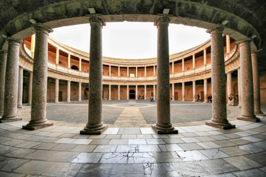 Alhambra and Albaicín Full-Day Private Tour from Seville - Lunch in Granada and free time: don’t skip this reset