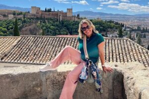 Alhambra Guided Tour & Albaicin Tour from Seville - Generalife’s gardens stop: a “summer palace” feeling in 30 minutes