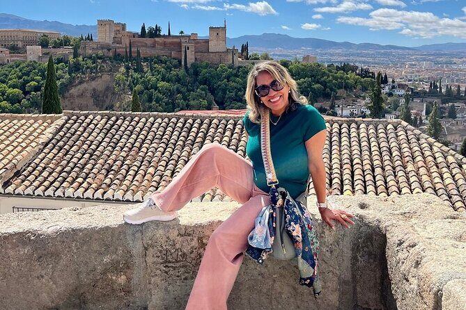 Alhambra Guided Tour & Albaicin Tour from Seville - Generalife’s gardens stop: a “summer palace” feeling in 30 minutes