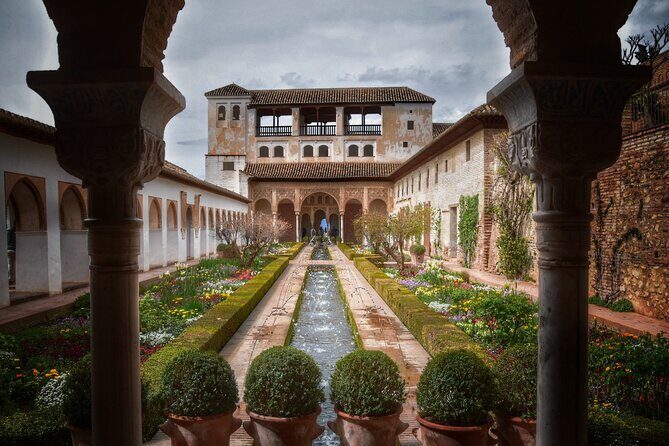 Alhambra Private Tour & Nazaries Palaces from Seville with Pickup - Generalife gardens: the calmer side of power