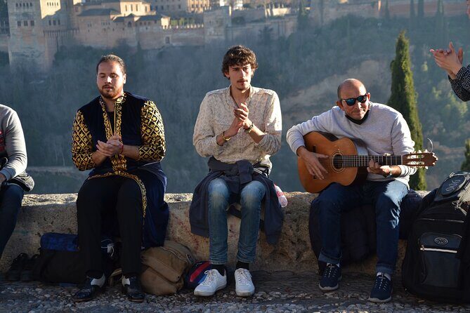 Alhambra Private Tour & Nazaries Palaces from Seville with Pickup - Albayzín and San Nicolás: turn monuments into city memories