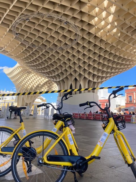 Bike Tour in Seville - Santa Cruz on two wheels: classic streets with less fatigue