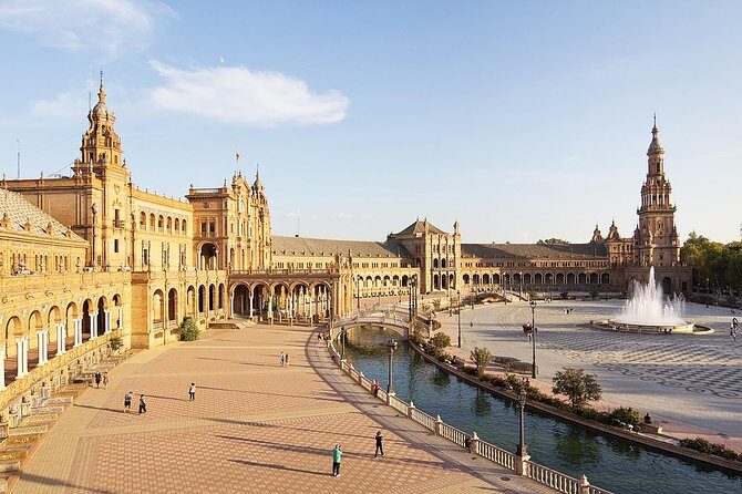 Bike tour through the monumental area of Seville - Why This 2.5-Hour Bike Loop Feels Smart in Seville
