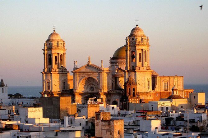 Cadiz and Jerez Day Trip from Seville - Cádiz: ancient streets, El Pópulo, and the cathedral area