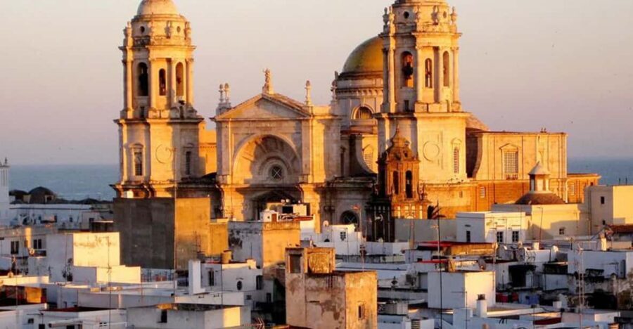 Cadiz Full-Day Guided Excursion from Seville - Getting there in comfort: the small-group transfer from Seville