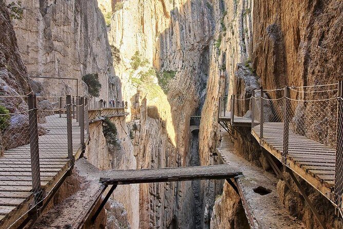 Caminito del Rey. 1 day excursion. - Entering the Gaitanes Gorge: views over 700 meters of drop