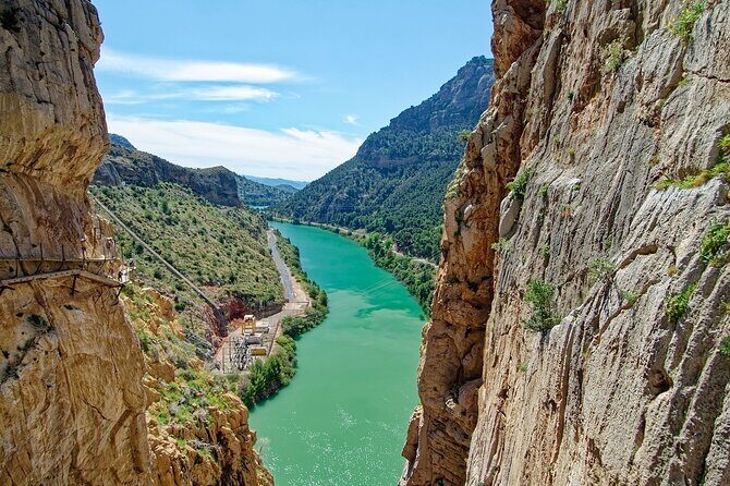 Caminito del Rey from Seville with Semi-private Transfer - Group size (max 10) and official guidance: why it feels smoother