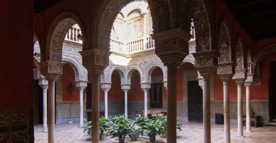 Casa de Salinas Entry Ticket with Audio Guide - Casa de Salinas: A Smaller Alcázar-Style Experience in Old Town