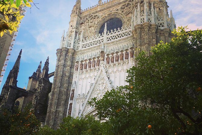 Cathedral and Real Alcàzar in Italian - The guide matters: Anna’s reputation for clarity and patience