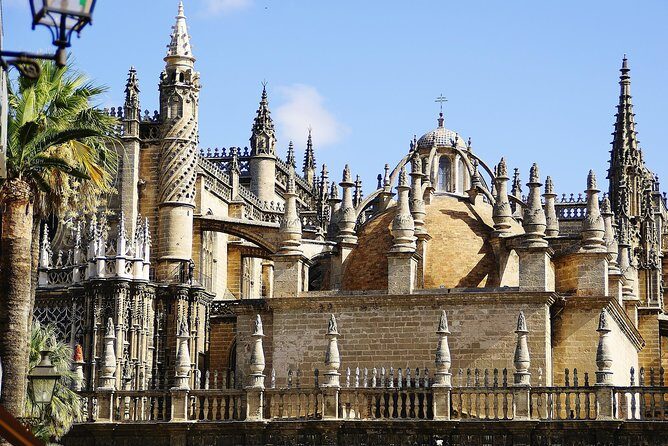 Cathedral & Giralda of Seville Exclusive Group, max. 9 travelers - The Columbus mausoleum and the Cathedral’s biggest visual moments