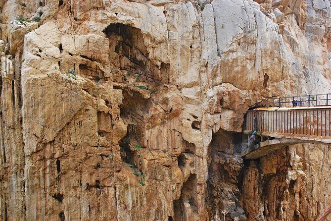 El Caminito del Rey Path - Exposed Walkway Energy: Thrill, Views, and Real Pace