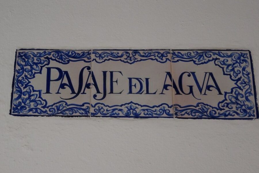 Enchanted Seville: Private Walking Tour - Stop-by-stop: the evening route from Monumento to Calle Laraña