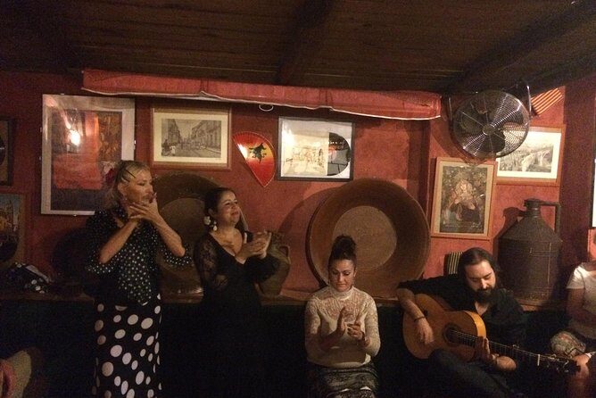Flamenco and Tapastour with a flamenco artist - The tapas route: what you eat and what to notice