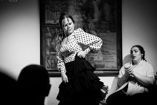 Flamenco Show in Seville - La milonga tablao - When to book: Thu–Sun shows at 6:00, 7:30, 9:00