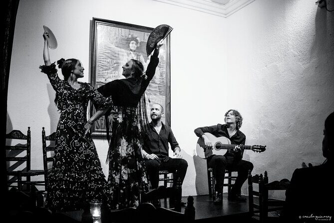 Flamenco Show in Seville - La milonga tablao - The 1-hour flamenco experience: what to expect from start to finish