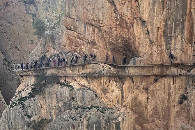 From Sevilla: Caminito Del Rey tour with Private Transportation - The heat and the phone issue: my top tips from what you’re told on-site