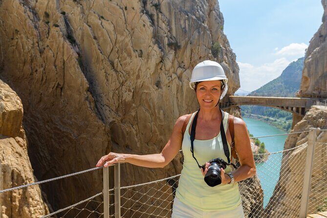 From Sevilla: Caminito Del Rey tour with Private Transportation - The guide experience: a structured visit without taking away your freedom