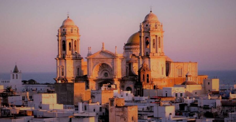 From Seville: Cadiz and Jerez de la Frontera Day Trip - From Seville to Jerez: the coach ride is part of the story