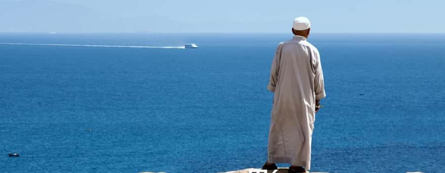 From Seville: Full-Day Tour to Tangier - Lunch in Tangier: Moroccan flavors, and what to watch for