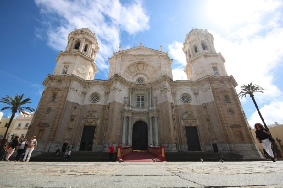 From Seville: Private Day Trip to Cádiz with Guide - The driver-chauffeur advantage on a one-day schedule