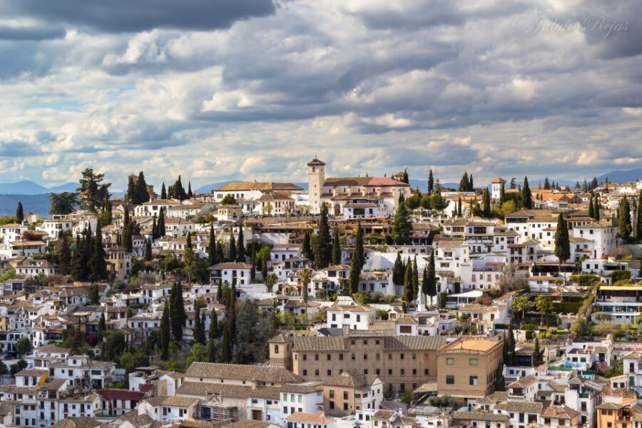 From Seville: Private Transfer to Granada and Córdoba Tour - Entering Córdoba Through the Mosque-Cathedral Experience