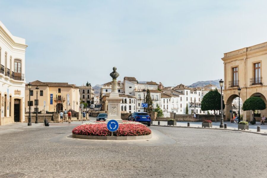From Seville: Pueblos Blancos and Ronda Full-Day Trip - Lunch Time Trade-Offs: Grazalema vs. Ronda