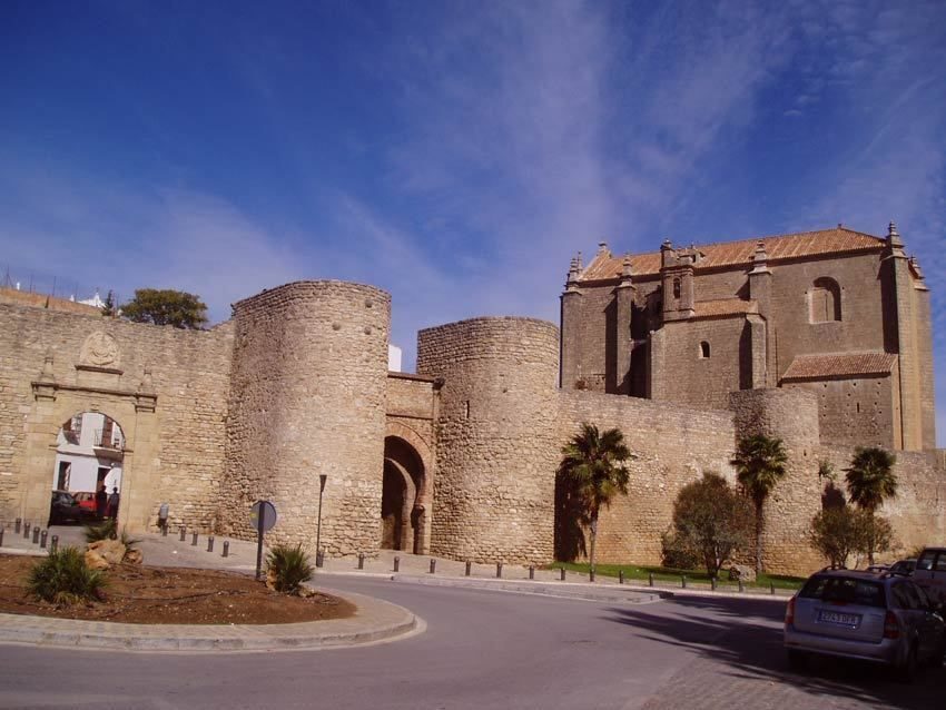 From Seville: White Villages and Ronda Full-Day Trip - Zahara de la Sierra: a guided taste of the white villages