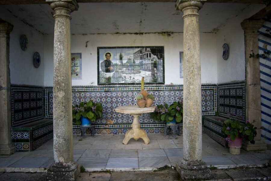From Seville: White Villages and Ronda Full-Day Trip - Old Ronda highlights: bridges, mosques, and Mudejar towers