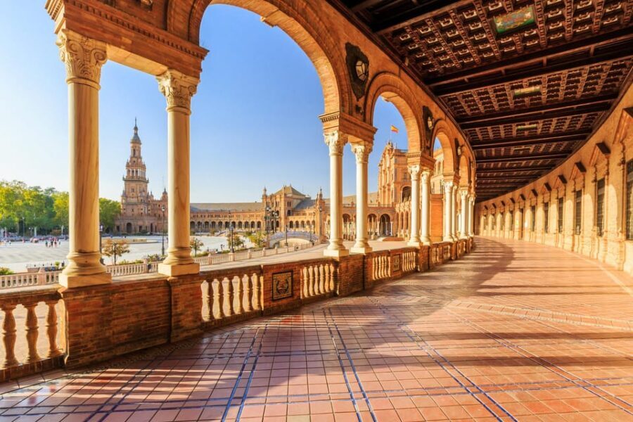 GERMAN SPEAKING E-BIKE TOUR (MOTHER TONGUE) | SEVILLE - The Ride Pattern: Several Short Photo Stops (and Why That’s Good)