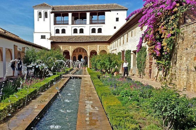 Granada Day Trip: Alhambra & Nazaries Palaces from Seville - Nazaries Palaces: the timed-entry piece you must respect